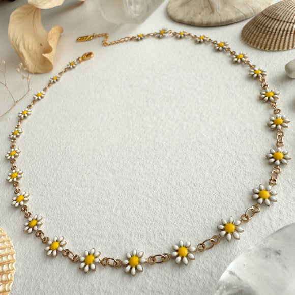 Daisy Jane Flower Chain Bracelet in Enamel & Gold