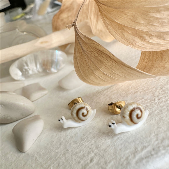 HELMI Porcelain Snail Earrings